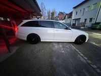 gebraucht Mercedes E220 d T Exclusive 4MATIC Aut.