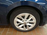 gebraucht Skoda Octavia Kombi 20 TDI Premium * virt. CP // HUD KAMERA