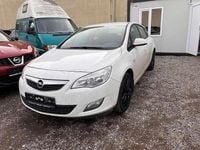 Gebraucht Opel Astra Edition 120 PS (88 kW) 2011 Weiß Kleinwagen