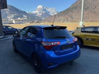 Gebraucht Toyota Yaris Hybrid 73 PS (53 kW) 2019 Blau Limousine