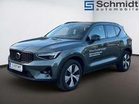 Neu Volvo XC40 Plus 163 PS (119 kW) 2025 Grün SUV
