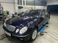 Gebraucht Mercedes E220 Elegance 150 PS (110 kW) 2003 Blau Limousine