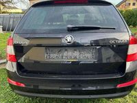 gebraucht Skoda Octavia Octavia Combi 2,0 Elegance TDI Green tec Elegance