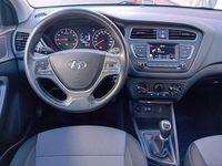 Gebraucht Hyundai i20 75 PS (55 kW) 2019 Mittelgrau  metallic Kleinwagen