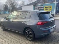 Gebraucht VW Golf VIII Life 131 PS (96 kW) 2020 Grau Limousine