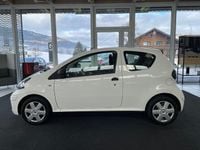 Gebraucht Toyota Aygo 68 PS (50 kW) 2011 Weiß Kleinwagen