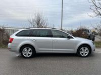 gebraucht Skoda Octavia Combi 2,0 TDI DSG Limtied Sportsitze Navi Shzg