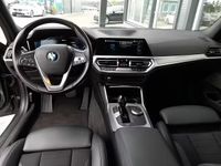 Gebraucht BMW 330e Sport Line 252 PS (185 kW) 2021 Mineralgraumetallic Kombi