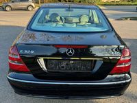 gebraucht Mercedes E320 Avantgarde CDI Aut.