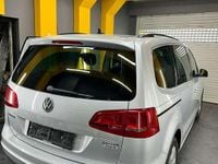 Gebraucht VW Sharan 140 PS (102 kW) 2015 Silber Van / Kleinbus