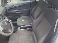 Gebraucht Opel Zafira Edition+ 140 PS (102 kW) 2012 Weiß Van / Kleinbus