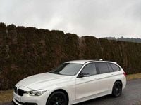 Gebraucht BMW 320 Sport Line 190 PS (139 kW) 2015 Weiß Kombi