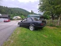 Gebraucht BMW 325 171 PS (125 kW) 1987 Schwarz Limousine