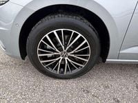 Neu VW Touran 150 PS (110 kW) 2025 Silber Van / Kleinbus