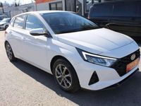 Gebraucht Hyundai i20 Trend 99 PS (72 kW) 2023 Weiß Kleinwagen