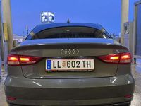 Gebraucht Audi A3 Sport 116 PS (85 kW) 2018 Grau Limousine