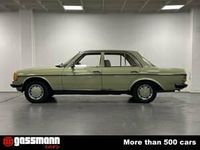Gebraucht Mercedes 200 54 PS (39 kW) 1978 Grün Limousine