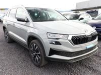 gebraucht Skoda Karoq Selection TSI 150 DSG Pano AHK NavC SideA Lounge ACC