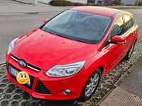 Gebraucht Ford Focus Titanium 125 PS (91 kW) 2014 Rot Limousine