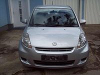 Gebraucht Daihatsu Sirion 69 PS (50 kW) 2012 Silber Kleinwagen