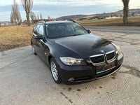 Gebraucht BMW 318 Advantage 122 PS (89 kW) 2006 Schwarz Kombi