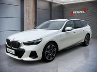Gebraucht BMW 520 M Sport 197 PS (144 kW) 2025 Alpinweiss iii Kombi