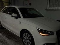 Gebraucht Audi A1 Attraction 86 PS (63 kW) 2011 Weiß Kleinwagen