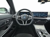 Gebraucht BMW 330e 184 PS (135 kW) 2025 Grau Kombi