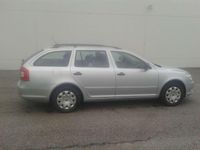 gebraucht Skoda Octavia Combi 16 Active TDI CR DPF