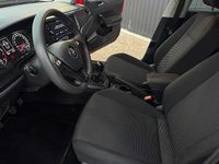 Gebraucht VW Polo 65 PS (47 kW) 2018 Rot Limousine