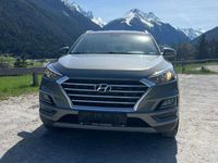 gebraucht Hyundai Tucson TUCSON1,6 CRDI 4WD Level 3, 8-fach bereift