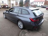 Gebraucht BMW 318 136 PS (100 kW) 2020 Grau Kombi