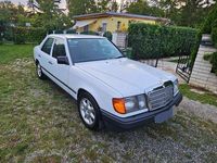 Gebraucht Mercedes E230 132 PS (97 kW) 1988 Weiß Kombi