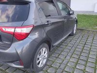 gebraucht Toyota Yaris 15 VVT-i Hybrid Active