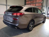 gebraucht Hyundai i30 Kombi Smart Plus Edition 1.5 T-GDI 160 PS DCT Navi-AppleCarPlay-AndroidAuto-Winterpaket-LED-Rückfahrkamera-2xPDC-Klimaautomatik-16''Alu-sofort