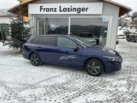 Gebraucht VW Golf VIII Life 150 PS (110 kW) 2023 Mittelblau  metallic Kombi