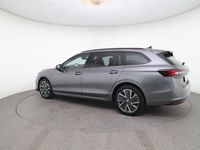 Neu Skoda Superb SportLine 204 PS (150 kW) 2026 Mittelgrau  metallic Kombi