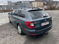 gebraucht Skoda Superb Combi 16 TDI*Navi*Pano*Tempomat