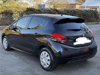 gebraucht Peugeot 208 Style 1,6 BlueHDi 100 S&S