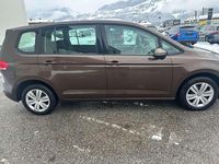Gebraucht VW Touran 116 PS (85 kW) 2016 Braun Van / Kleinbus