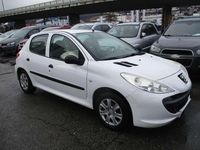 Gebraucht Peugeot 206+ 60 PS (44 kW) 2010 Weiß Kleinwagen