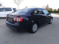 gebraucht VW Jetta 2,0 Sportline TDI DPF DSG