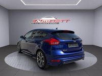 Gebraucht Ford Focus ST-Line 125 PS (91 kW) 2017 Blau Limousine