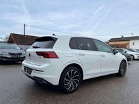 Gebraucht VW Golf VIII Active 131 PS (96 kW) 2022 Weiß Limousine