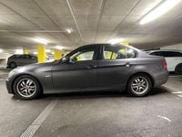 Gebraucht BMW 320 163 PS (119 kW) 2005 Grau Limousine