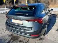 gebraucht Skoda Octavia Combi 20 TDI Style DSG