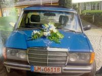 Gebraucht Mercedes 230 136 PS (100 kW) 1984 Blau Limousine