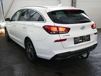 gebraucht Hyundai i30 CW 16 CRDi 115 Smart LED R-Kamera Winterpaket
