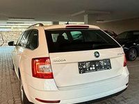 gebraucht Skoda Octavia Combi 16 TDI Ambition Limited