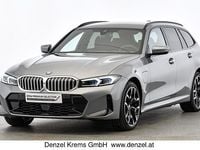 Gebraucht BMW 330e M Sport 184 PS (135 kW) 2024 Grau Kombi